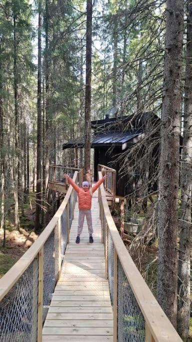 Treetop Ekne - Hytte I Skogen Med Hengebru Hotel เลวองแกร์ ภายนอก รูปภาพ